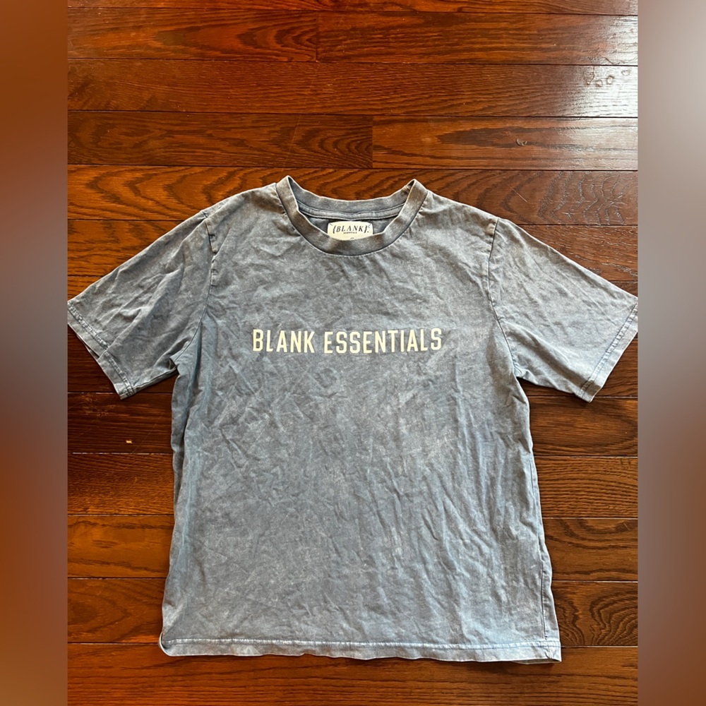 Blank Essentials Blue T-Shirt Size Large